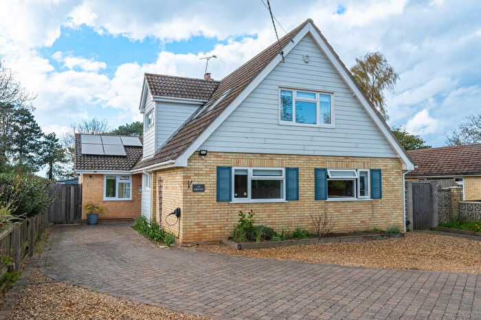 4 Bedroom Chalet For Sale In Bridge Road, Levington, IP10