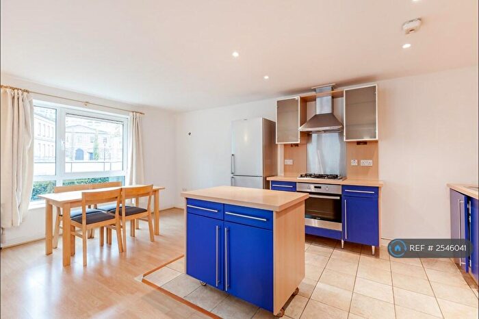 2 Bedroom Flat To Rent In Hopton Road, London, SE18