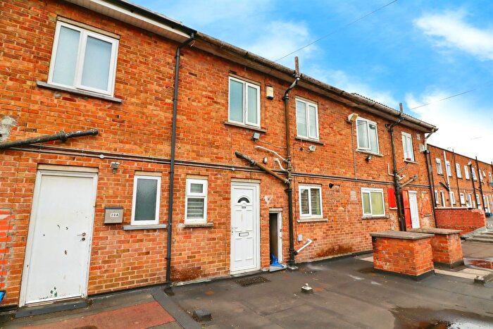 3 Bedroom Flat For Sale In Countisbury Avenue, Llanrumney, Cardiff, CF3