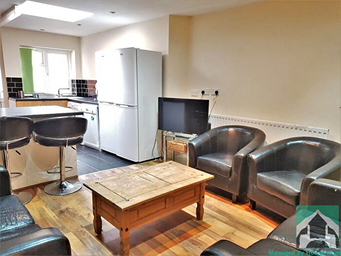 6 Bedroom End Of Terrace House To Rent In Dawlish Road, Birmingham, B29