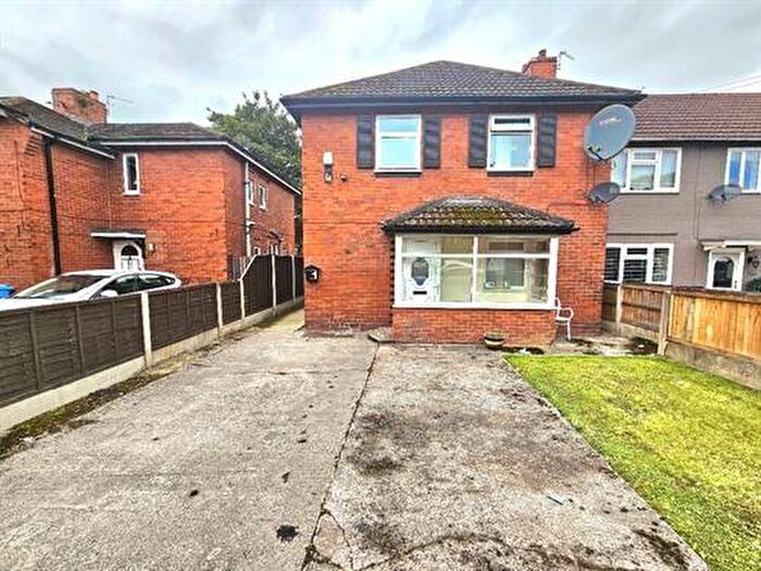 1 Bedroom Flat To Rent In Elsmore Road, Followfield, Manchester, M14
