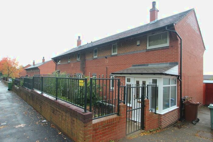 3 Bedroom Semi-Detached House To Rent In Reginald Terrace, Chapeltown, Leeds, LS7