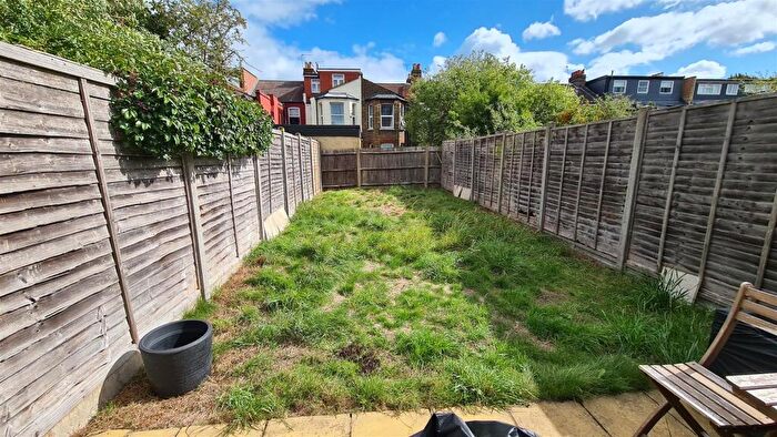 1 Bedroom Flat For Sale In Alexandra Road, Turnpike Lane, N8
