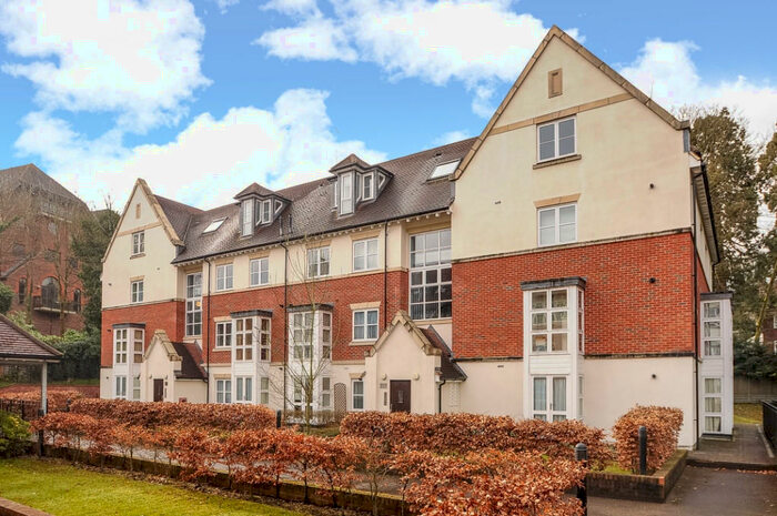 1 Bedroom Apartment To Rent In Blake House, Cottage Close, Harrow On The Hill, HA2