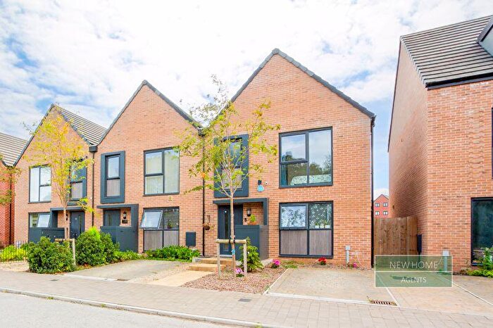 3 Bedroom End Of Terrace House For Sale In Orchard Avenue, Bristol, BS13