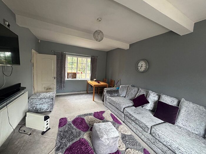 3 Bedroom Semi-Detached House To Rent In St. Johns Crescent, Bradford, West Yorkshire, BD8