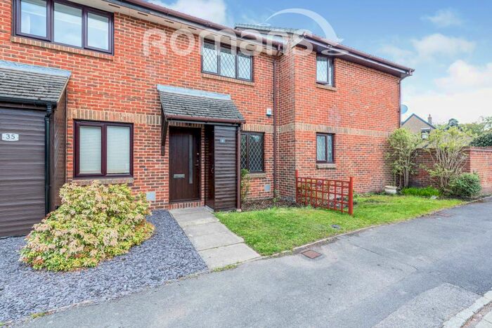 2 Bedroom Terraced House To Rent In Marigold Close, Crowthorne, RG45