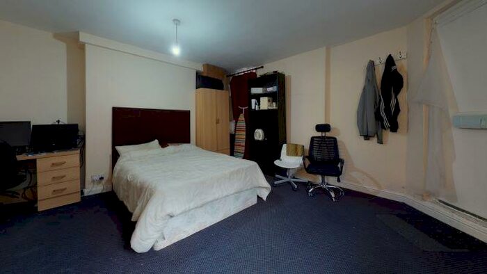 Studio To Rent In Regent Park Avenue, Hyde Park, Leeds, LS6