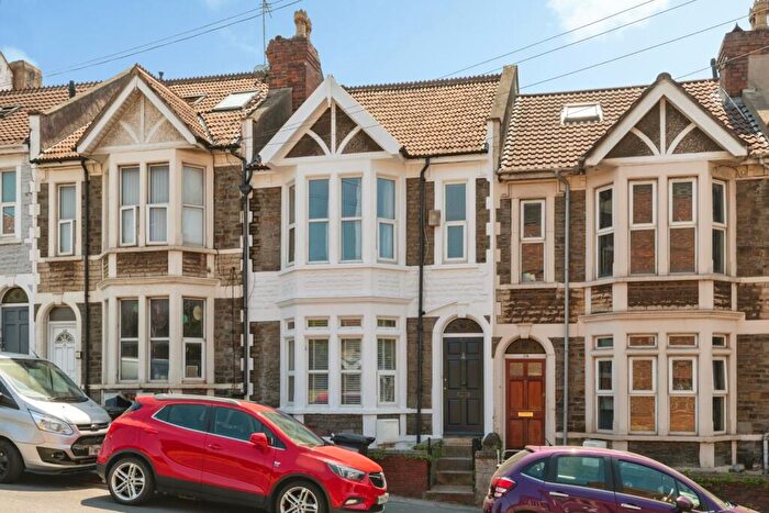 4 Bedroom Detached House To Rent In Sandy Park Road, Bristol, BS4
