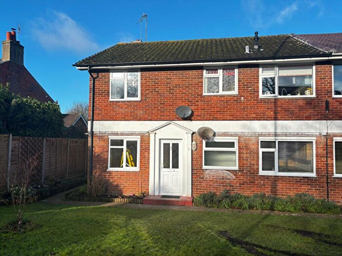 2 Bedroom Ground Maisonette To Rent In Wilton Place, Basingstoke, RG21