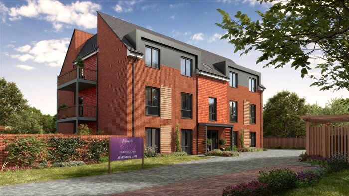 2 Bedroom Flat For Sale In Horsell, Surrey, GU21