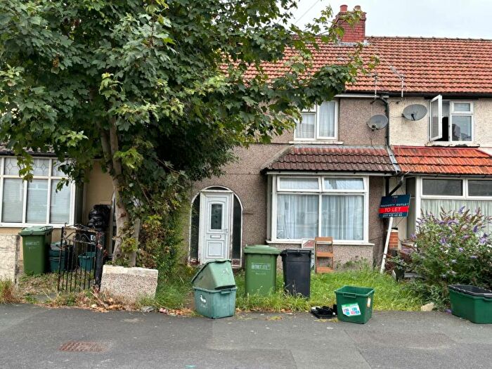 3 Bedroom End Of Terrace House To Rent In Eighth Avenue, Filton, Bristol, BS7