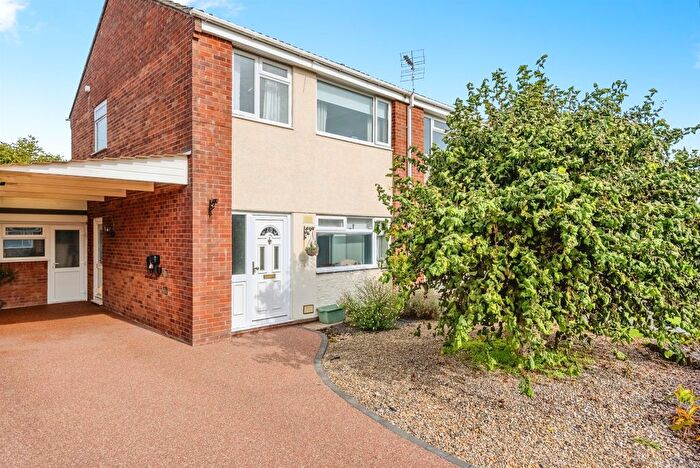 3 Bedroom Semi-Detached House For Sale In Alianore Road, Caldicot, NP26