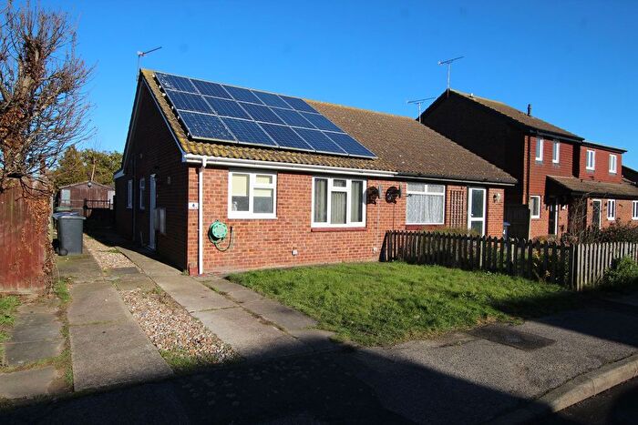 2 Bedroom Bungalow To Rent In Rye Walk, Herne Bay, CT6