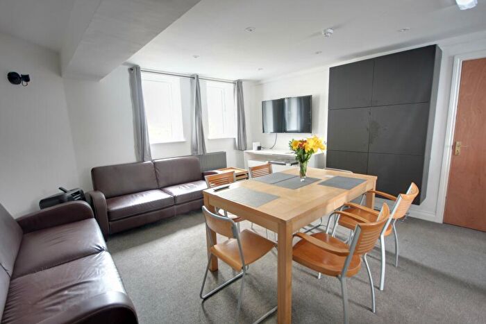 6 Bedroom House To Rent In Weeks Rent Free /, DH1