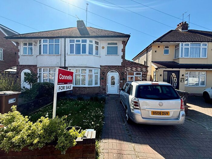 3 Bedroom Semi-Detached House To Rent In Austin Road, Luton, LU3