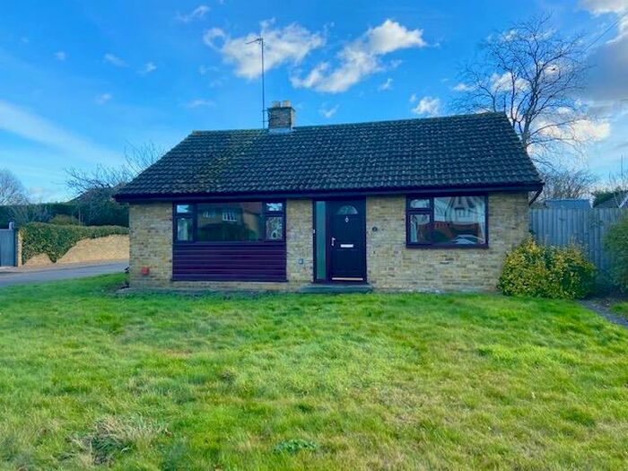3 Bedroom Bungalow To Rent In Walnut Close, Newport Pagnell, MK16