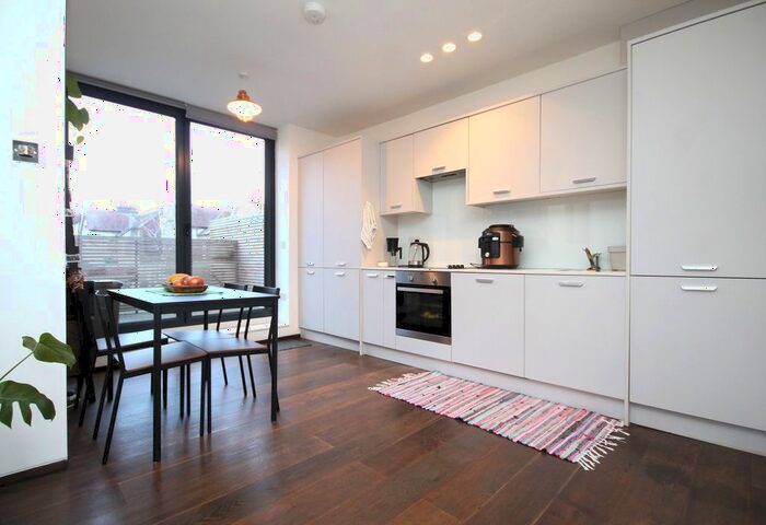 2 Bedroom Flat To Rent In Colney Hatch Lane, Muswell Hill, N10