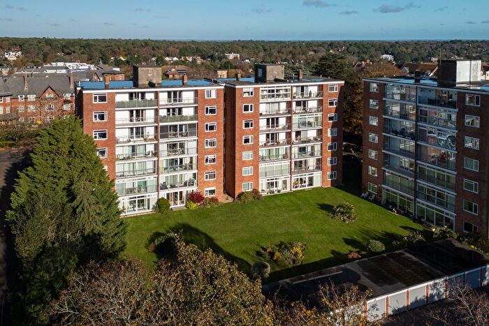 3 Bedroom Flat To Rent In Cedar Manor, - Poole Road, Westbourne, BH4