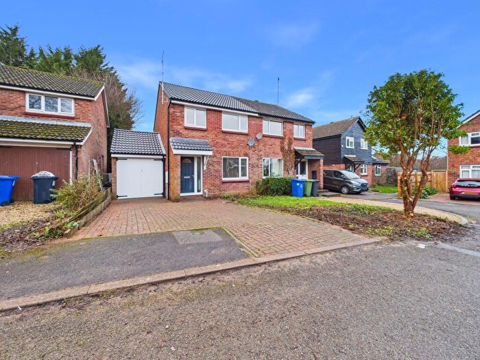 3 Bedroom Semi-Detached House For Sale In Kensington Close, Towcester, NN12