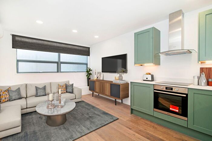 1 Bedroom Flat For Sale In Elm Grove, London, SW19