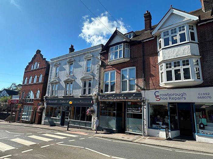 2 Bedroom Flat For Sale In The Broadway, Crowborough, TN6