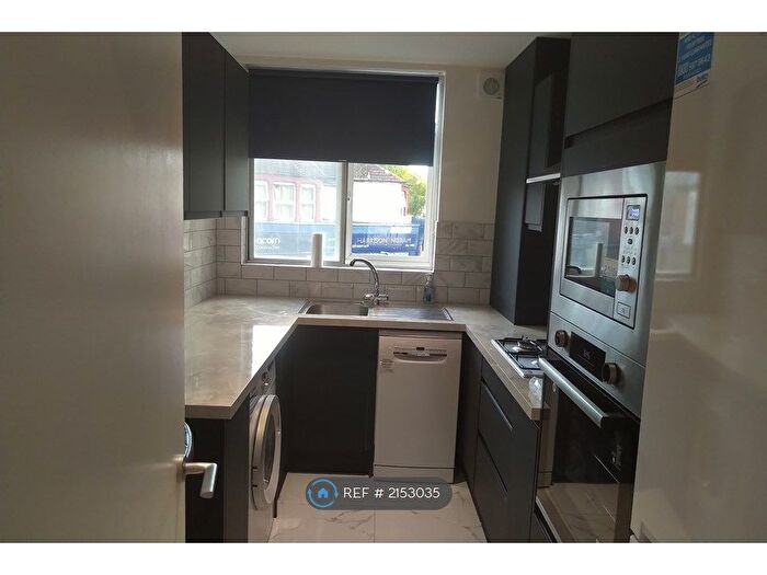 1 Bedroom Flat To Rent In Pleasaunce Court, London, SE9