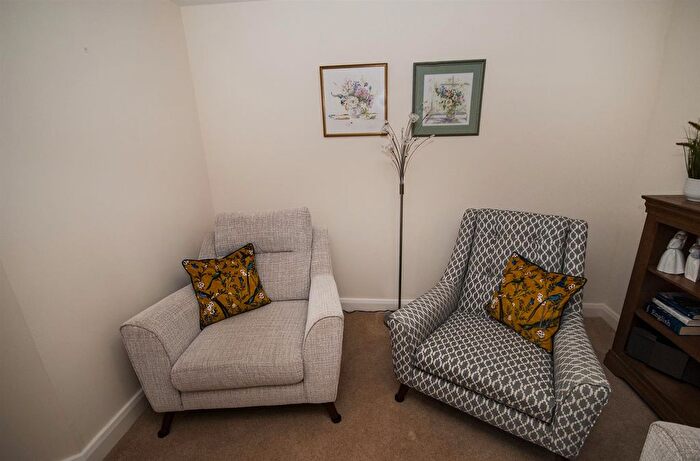 1 Bedroom Flat For Sale In Factory Street, Ramsbottom, Bury, BL0