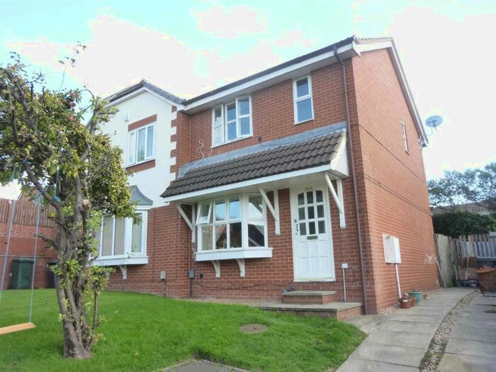 3 Bedroom Semi-Detached House To Rent In Maizebrook, Dewsbury, WF13