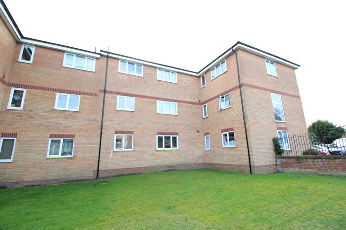 2 Bedroom Apartment To Rent In Viceroy Close, Colchester, CO2