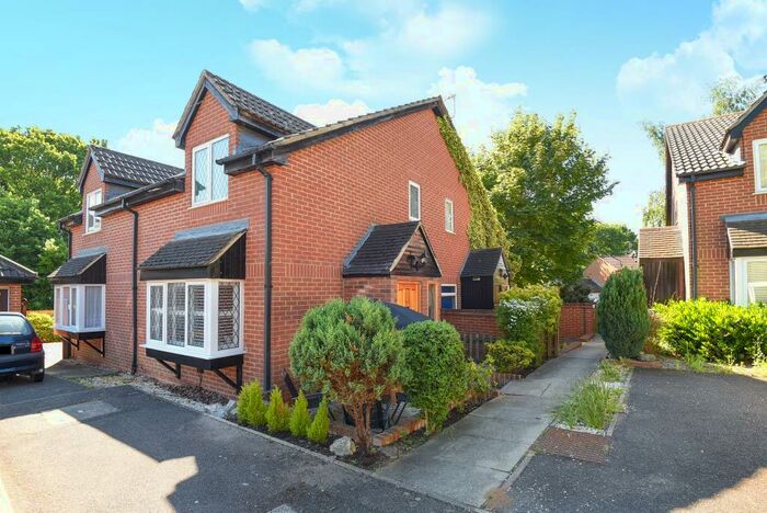 1 Bedroom Terraced House To Rent In Littlebrook Avenue, Slough, SL2