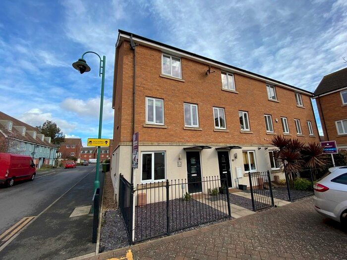 4 Bedroom Town House To Rent In Farrow Avenue, Peterborough, PE7