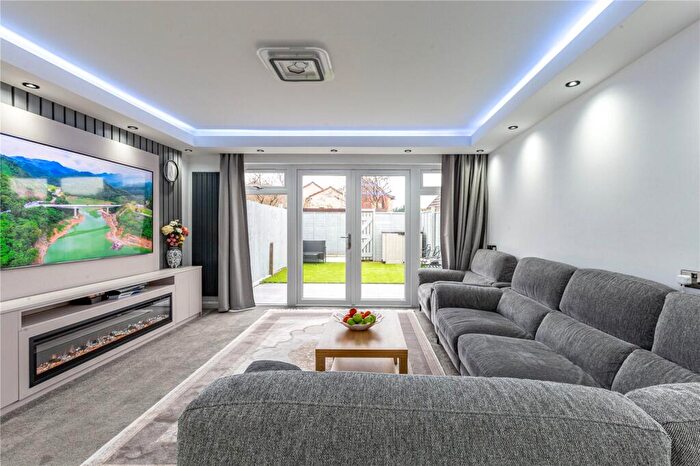 3 Bedroom Terraced House For Sale In Lakeside, Fishponds, Bristol, BS16