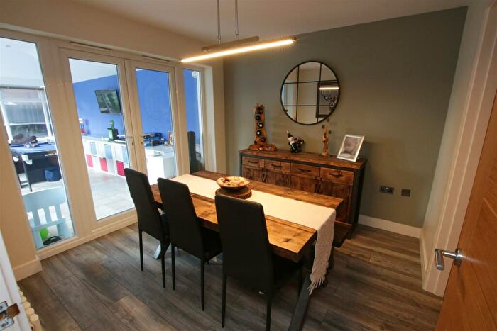 4 Bedroom Detached House For Sale In Walstow Crescent, Armthorpe, Doncaster, DN3