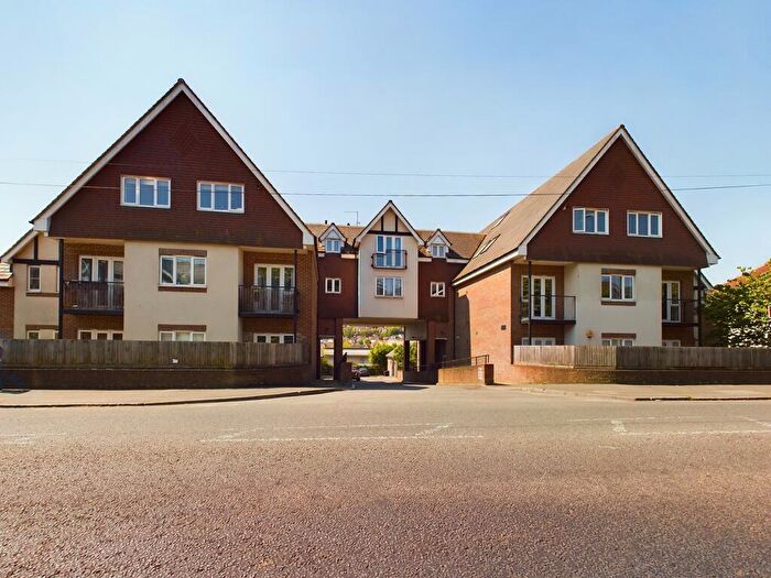 1 Bedroom Flat To Rent In Eden Gardens, West Wycombe Road, High Wycombe, Buckinghamshire, HP12