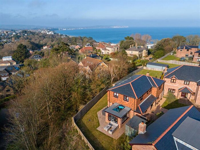 4 Bedroom Detached House For Sale In Woodlands, Luccombe, PO37