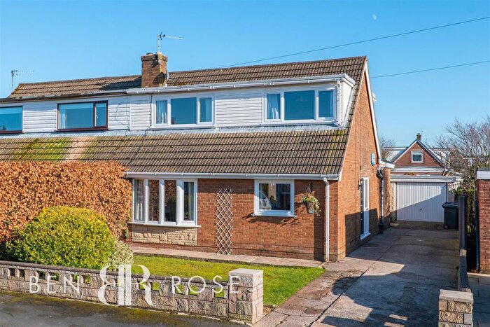 3 Bedroom Semi-Detached Bungalow For Sale In Mossway, New Longton, Preston, PR4