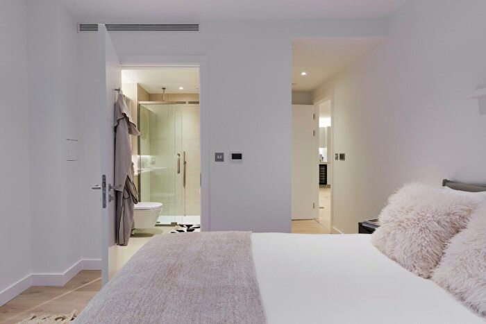 2 Bedroom Apartment To Rent In New Drum Street, London, E1