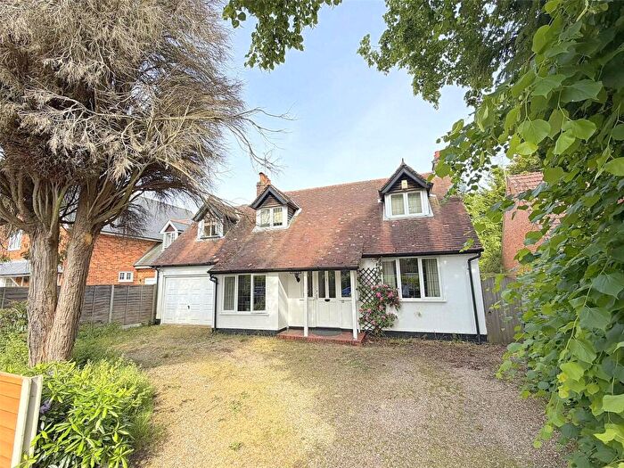 4 Bedroom Detached House To Rent In Wood Lane, Fleet, Hampshire, GU51