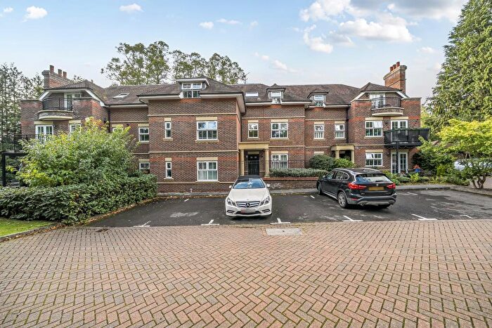 2 Bedroom Flat To Rent In Sunningdale, Berkshire, SL5