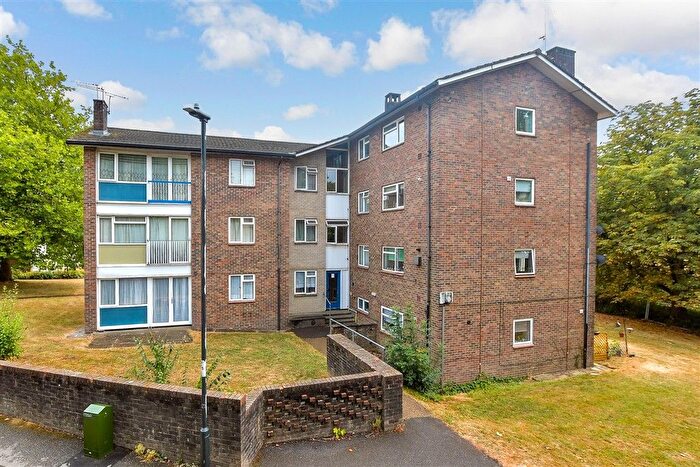 2 Bedroom Flat For Sale In Highams Hill, Gossops Green, Crawley, West Sussex, RH11