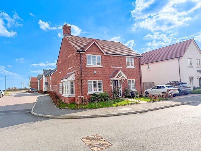 4 Bedroom Detached House For Sale In Chappell Way, Stewkley, Leighton Buzzard, LU7