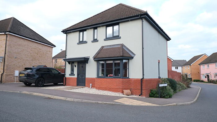 3 Bedroom Detached House For Sale In Alder Way, Sudbury, CO10