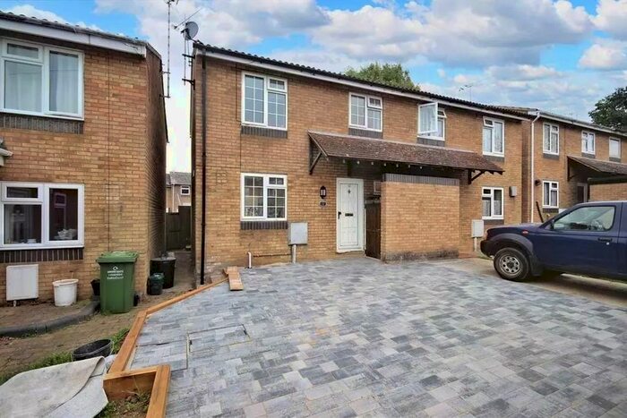3 Bedroom Property To Rent In Harebell Close, Billericay, CM12