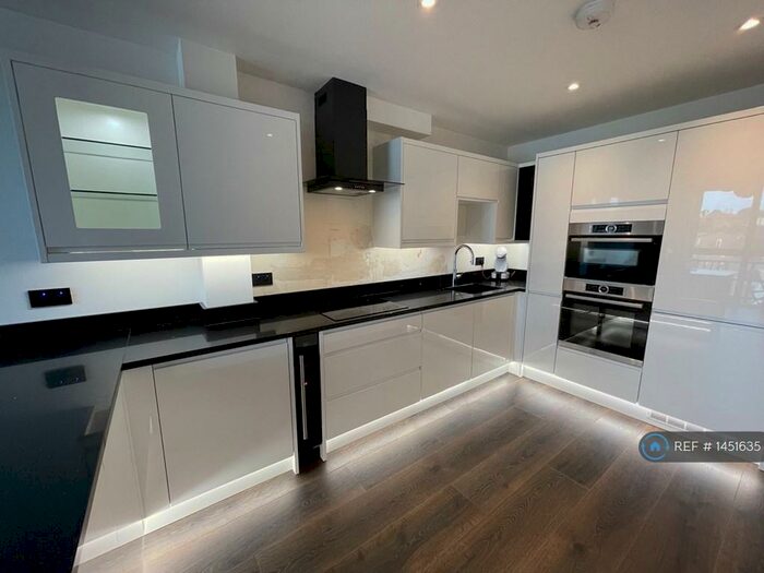 2 Bedroom Penthouse To Rent In Jackson Wharf, Bishop's Stortford, CM23