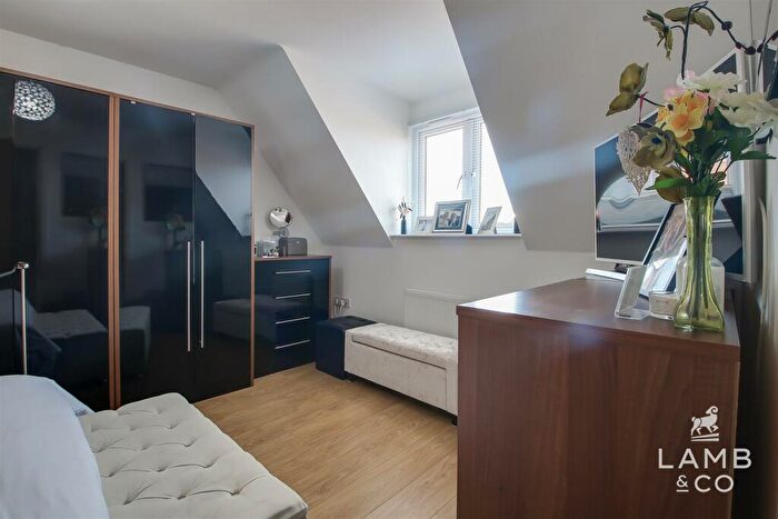 2 Bedroom Chalet For Sale In Rose Gardens, Harwich, CO12