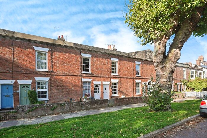 2 Bedroom Terraced House For Sale In Oaks Road, Tenterden, TN30