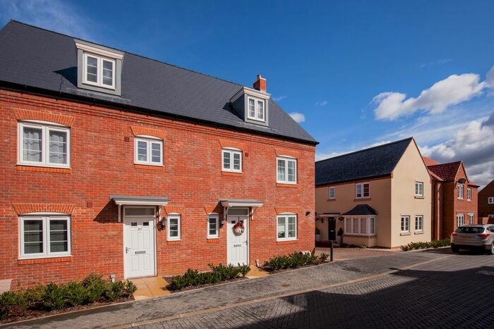 4 Bedroom Town House To Rent In Wetherby Road, Bicester, OX26
