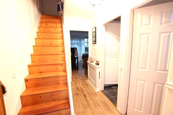 1 Bedroom Property To Rent In Pigott Street, London, E14