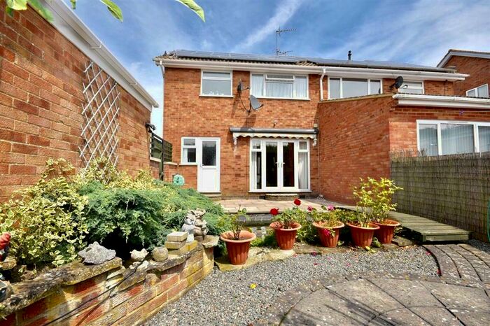 3 Bedroom Semi-Detached House To Rent In Deeble Road, Kettering, NN15